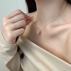 S925 Zirconia Star Brushed Round Pendant Necklace 80200343