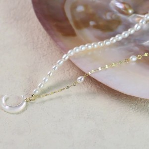 925 Sterling Silver Fresh Water Pearl Crescent Moon Necklace 80200425