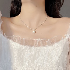 925 Sterling Silver Baroque Fresh Water Pearl Pendant Necklace 80200435