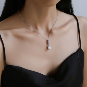 925 Sterling Silver Fresh Water Pearl Zirconia Pendant Necklace 80200441