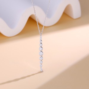 925 Sterling Silver Round Zircon Tassel Pendant Necklace 80200483
