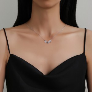 925 Sterling Silver Daisy Flower Necklace 80200485