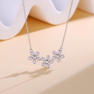 925 Sterling Silver Daisy Flower Necklace 80200485