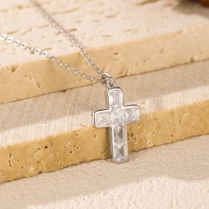 925 Sterling Silver Zircon Cross Pendant Necklace 80200500