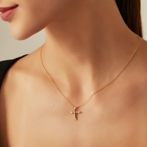 925 Sterling Silver Zircon Cross Pendant Necklace 80200502