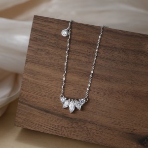 925 Sterling Silver Marquise Zircon Pendant Necklace 80200510