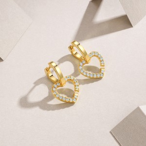 925 Sterling Silver 18K Gold Plated Moissanite Heart Earring 110100042 925 Sterling Silver 18K Gold Plated Moissanite Heart Earring 110100042