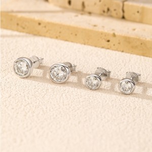 925 Sterling Silver Round Bezel Moissanite Stud Earrings 110100045