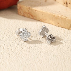 925 Sterling Silver Hip Hop Poker Flower Moissanite Stud Earrings 110100049