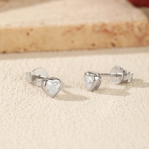 925 Sterling Silver Minimalist Bezel Heart Moissanite Studs 110100062 925 Sterling Silver Minimalist Bezel Heart Moissanite Studs 110100062