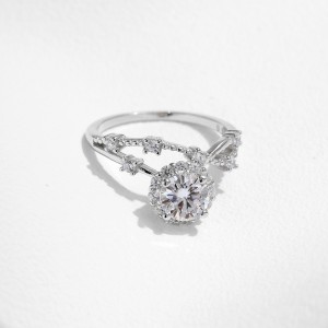 S925 Vintage Moissanite Halo Solitaire Ring 110200020