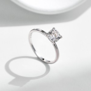 S925 Round Moissanite Engagement Ring 110200039