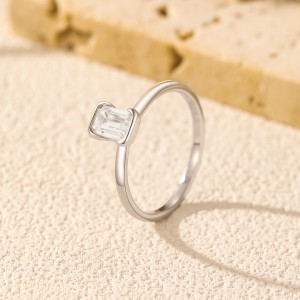 925 Sterling Silver Emerald Cut Moissanite Solitaire Ring 110200048 925 Sterling Silver Emerald Cut Moissanite Solitaire Ring 110200048
