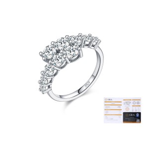 925 Sterling Silver Graduated Moissanite Row Ring 110200050