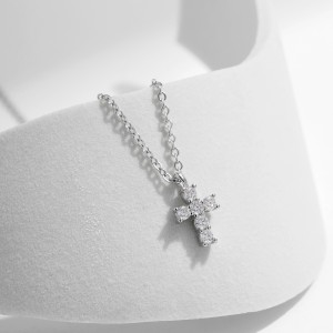 925 Sterling Silver Moissanite Cross Necklace110300003