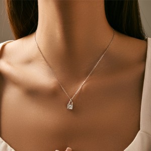S925 Unique Moissanite Lock Penant Necklace 110300010