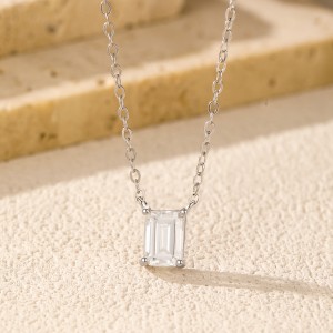 925 Sterling Silver Emerald Cut Moissanite Pendant Necklace 110300018 925 Sterling Silver Emerald Cut Moissanite Pendant Necklace 110300018