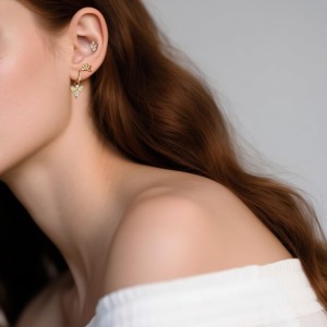 925 Sterling Silver Zircon Bee Floral Leaf Motif Stud Pack 140100045 925 Sterling Silver Zircon Bee Floral Leaf Motif Stud Pack 140100045